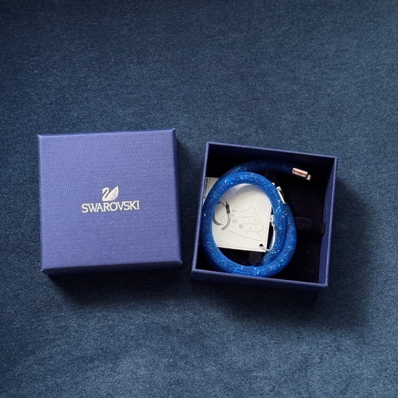 SWAROVSKI BRACELET
STARDUST‎ BLUE CRYSTAL
DOUBLE WRAP - Picture 1 of 2